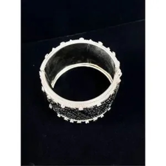 Elegant Bracelet Collection – Rhinestone, Lucite, Silver, and Beaded Designs - Picture 16 of 16